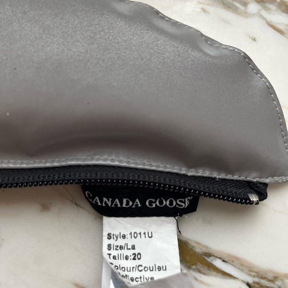 Canada Goose Unisex Reflective Down Hood Trim (NWT) - Picture 5 of 7